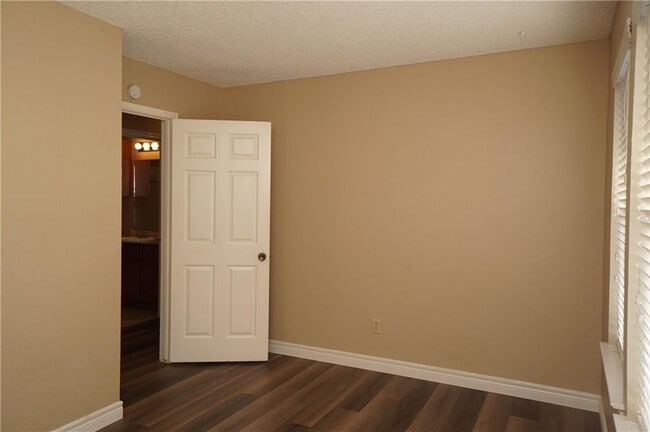Building Photo - 6525 Hart Ln