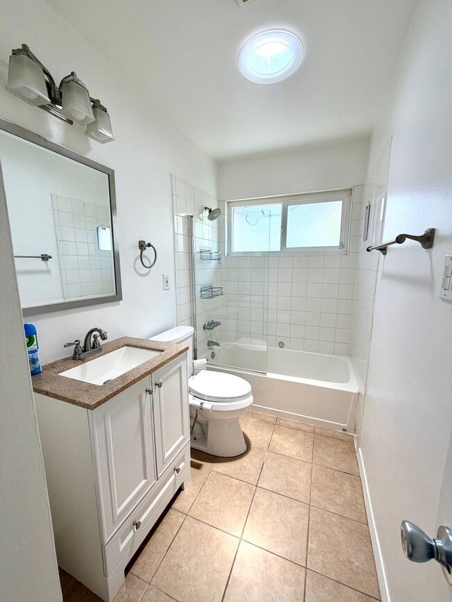 Building Photo - Beautiful Newly Renovated 3BD 2BA