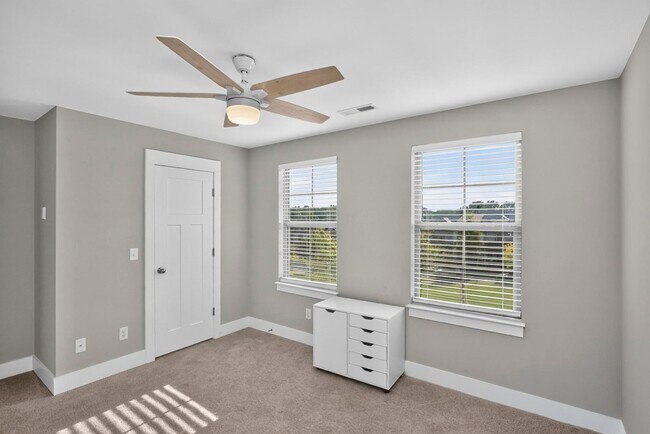 Building Photo - 1525 White Tip Ln