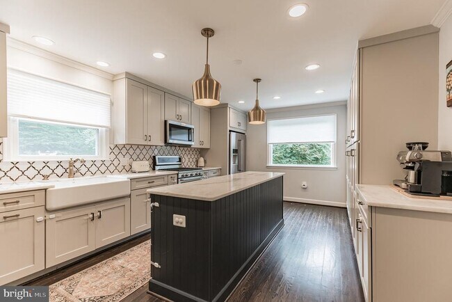 Building Photo - 9911 Barnsbury Ct