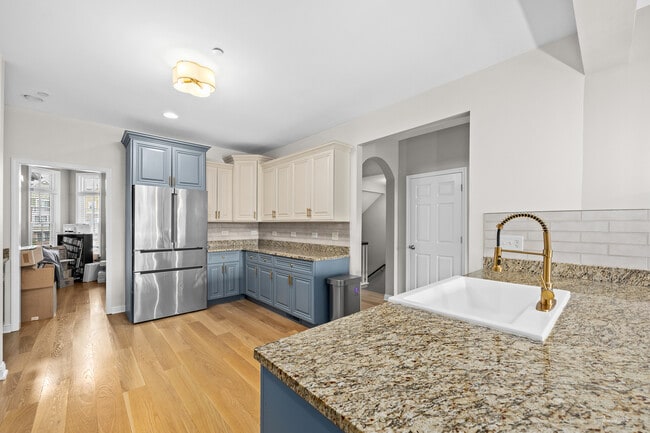 Building Photo - 4151 Royal Mews Cir