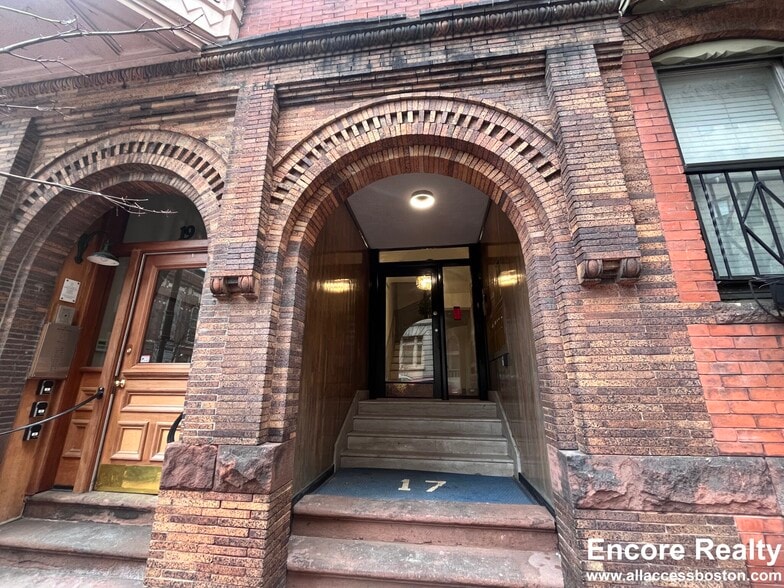 Building Photo - 17 Garrison St