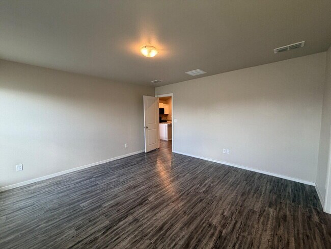 Building Photo - 2120 N Texas Ave