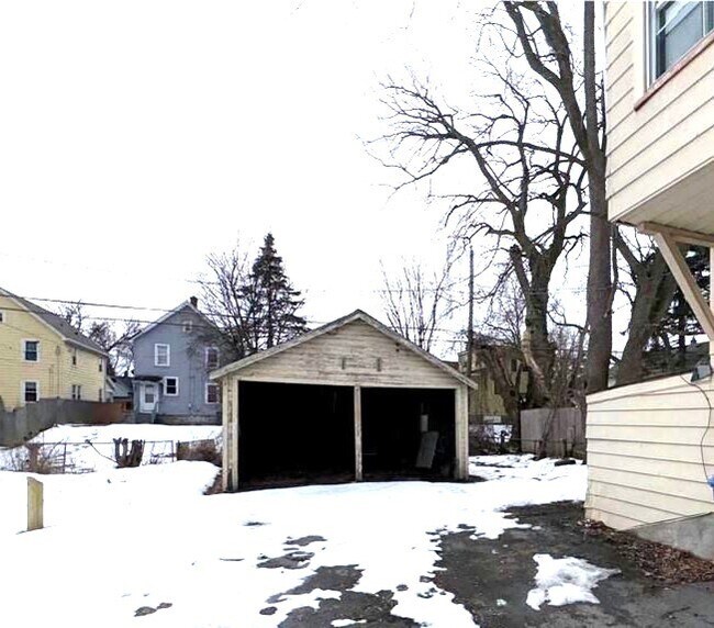 Building Photo - 101 Superior St