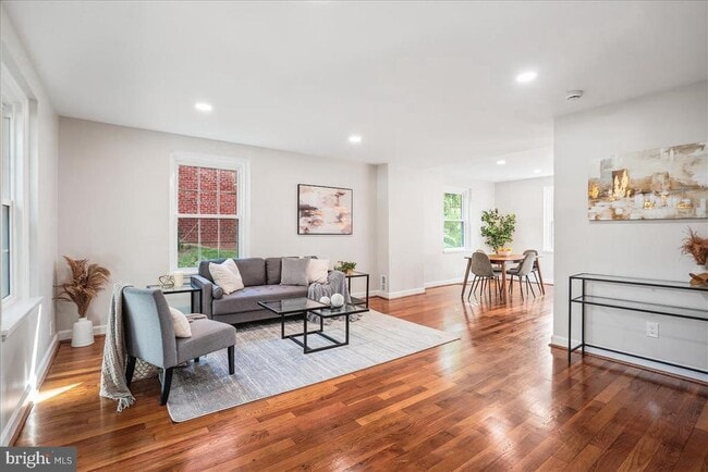 Building Photo - 4642 31st Rd S