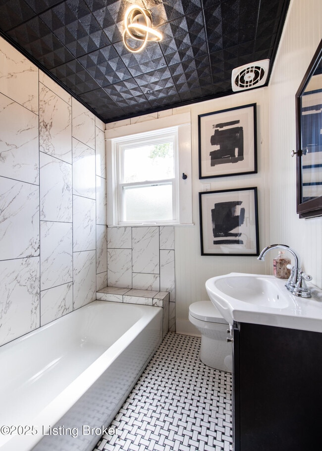 Building Photo - 1671 Trigg St