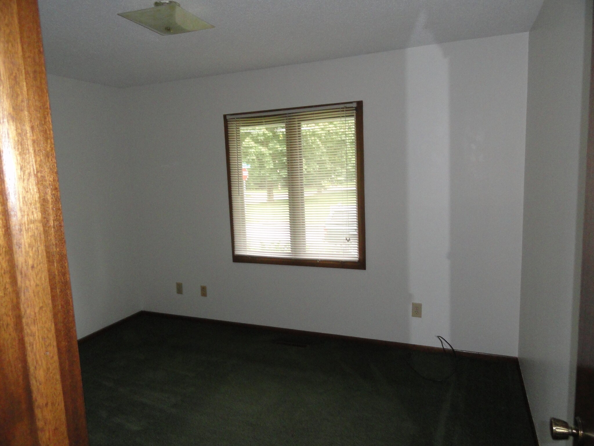 front bedroom - 1342 Pleasant View Dr
