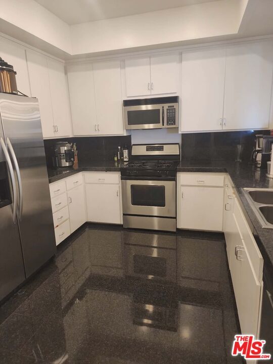 Building Photo - 964 Hancock Ave