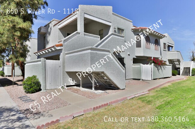 Building Photo - 850 S River Dr