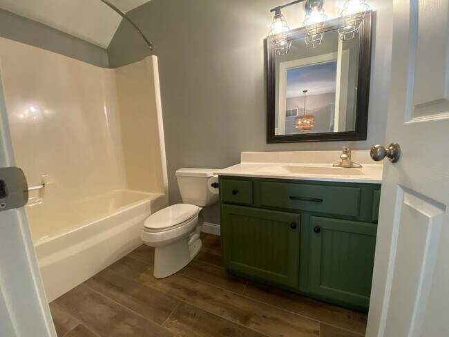 Building Photo - A RELAXING RETREAT - 3 bd/2.5 bath Twin Home for Rent