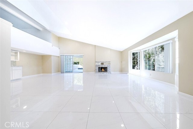 Building Photo - 2255 E Chevy Chase Dr