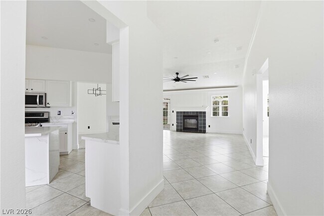 Building Photo - 5204 Elm Grove Dr