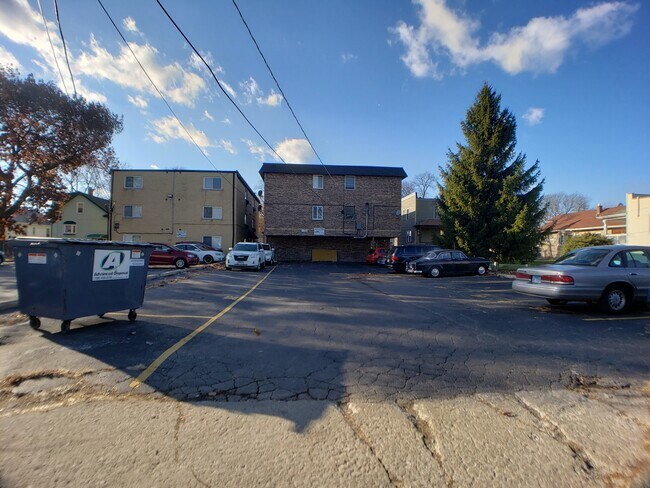 Building Photo - 1124 Dunlop Ave