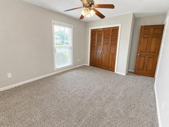 Building Photo - 2148 Riverdale Rd