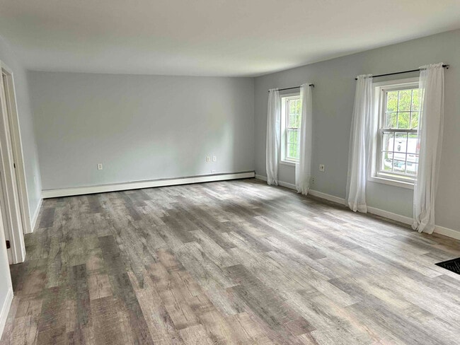 Building Photo - 882 Fuller Rd