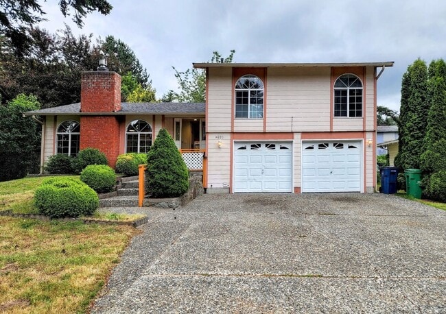 Building Photo - Welcome to your new home in the heart of Juanita!