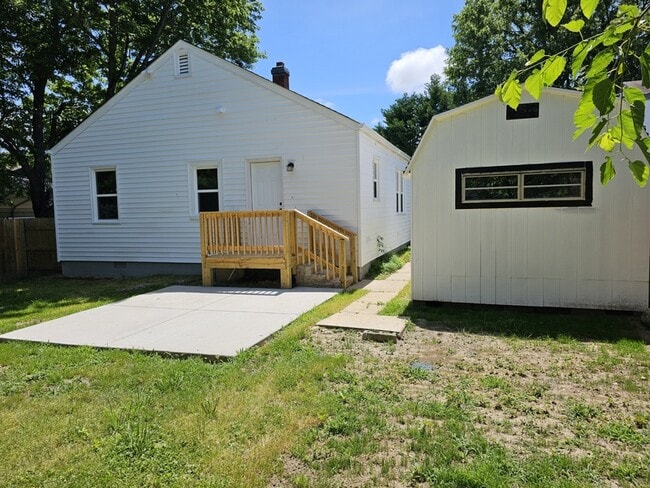 Building Photo - 132 N Beech Ave