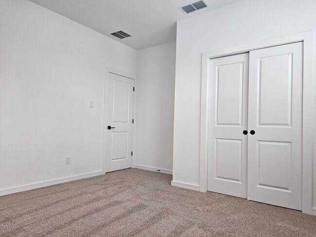 Building Photo - 8438 Tranquil Bay Ct