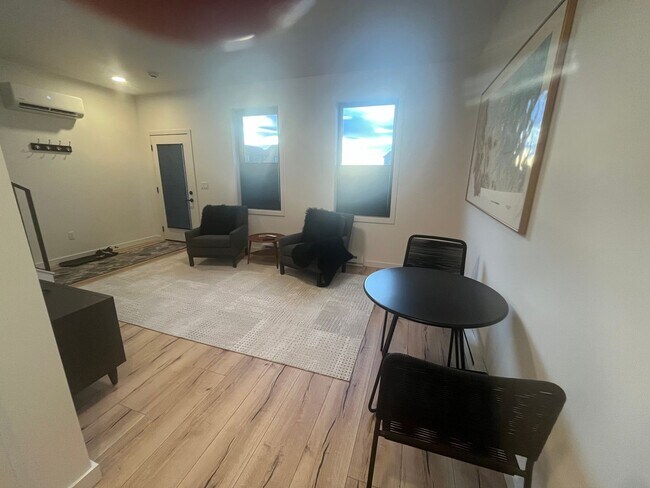 Building Photo - 2989 S 30th Ave