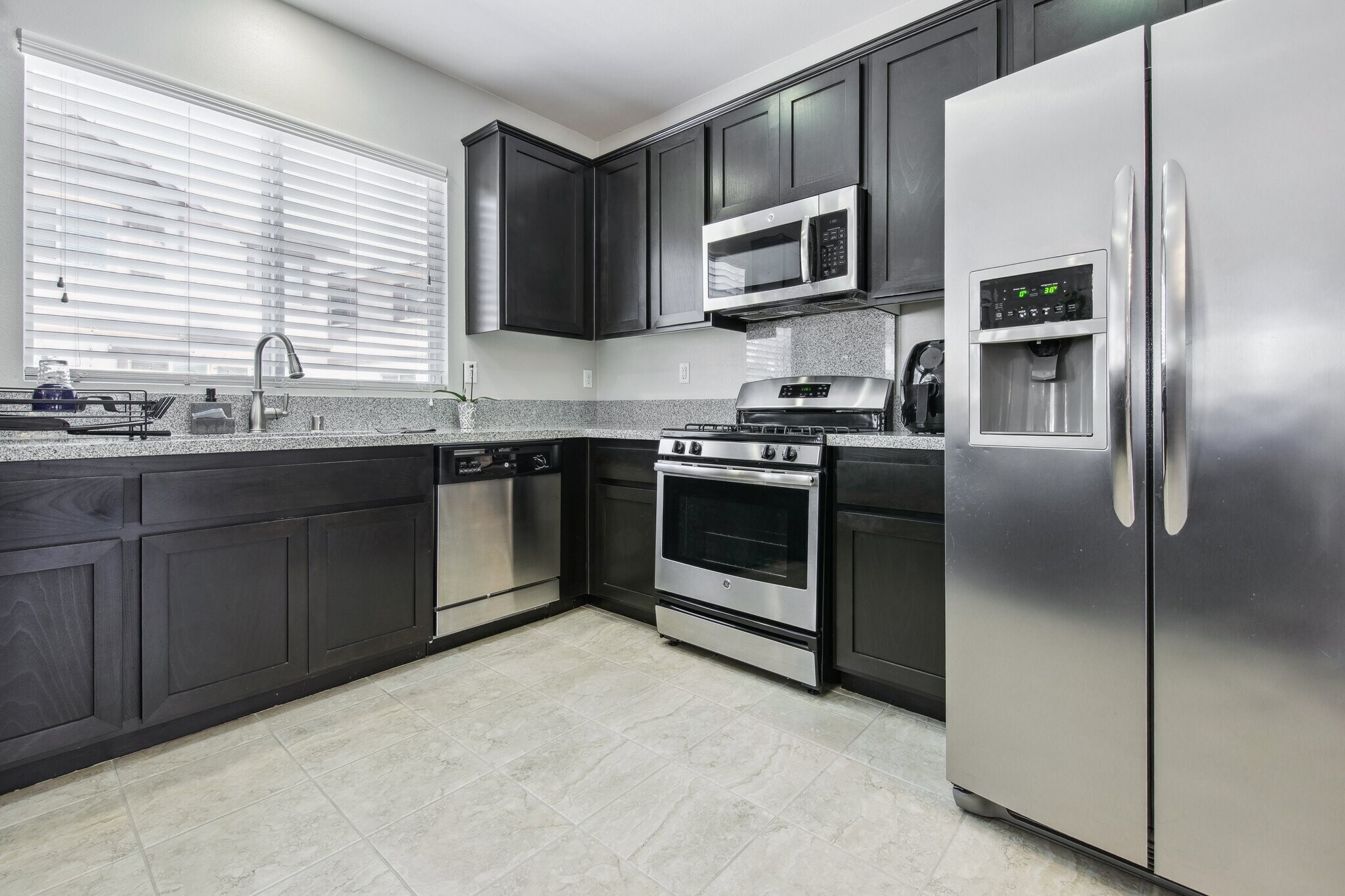 Building Photo - 6958 Stanza Ct