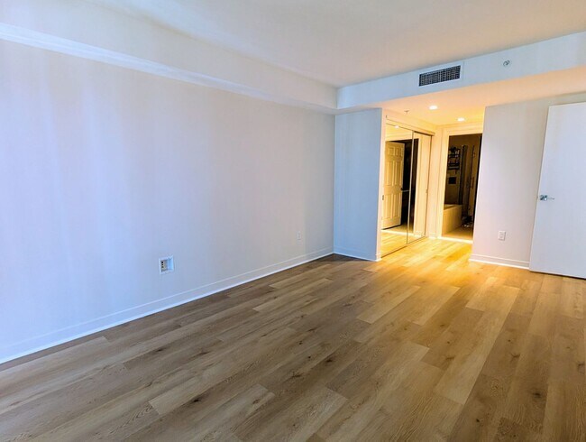 Building Photo - Sweeping Ocean Views at Symphony, 2 Bed, 2...