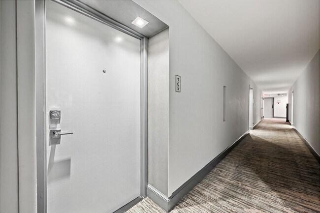 Building Photo - Dupont Circle with Secured Parking! Sun-fi...