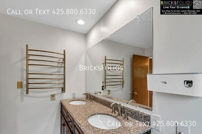 Building Photo - 11539 Corliss Ave N