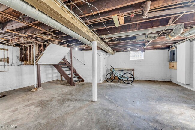 Building Photo - 4931 E 109th St