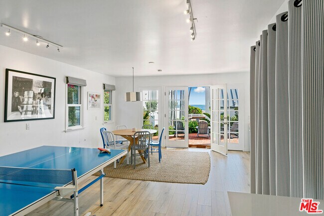 Building Photo - 30830 Broad Beach Rd