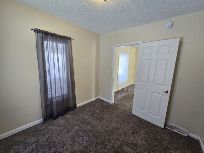 Building Photo - 330 Cottage St