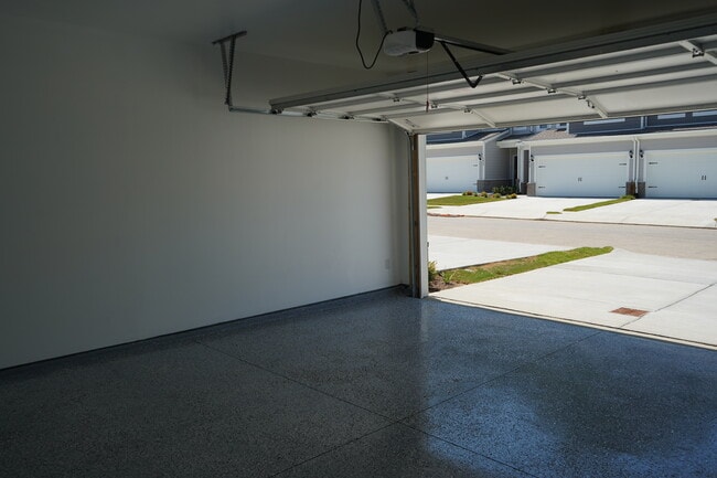 Building Photo - 1619 Manuka Ln
