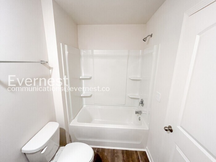 Building Photo - 209 Maple Spring Trl