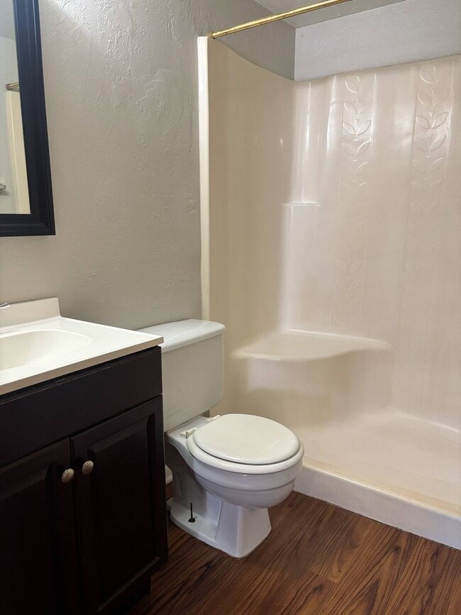 Building Photo - **Available in February* 2bd/2ba Condo close to Truman & Coffee Buff with community Pool.