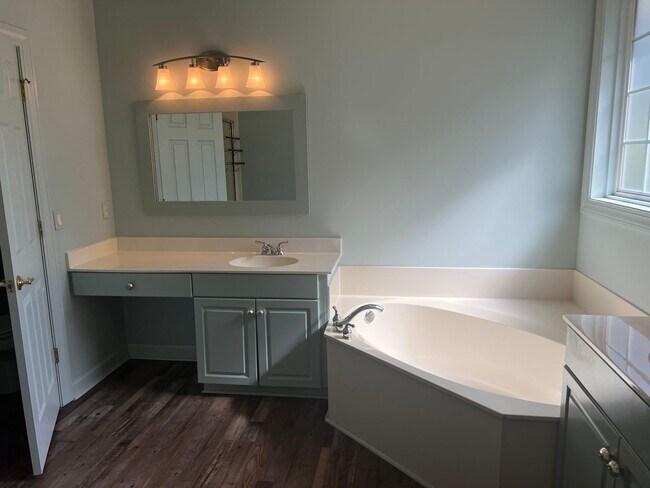 Building Photo - Charming 3BR Home in Rose Hill!