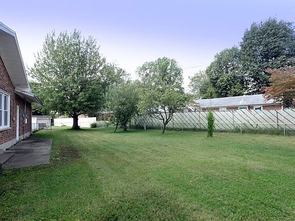 Building Photo - 2235 Wintergreen Loop S