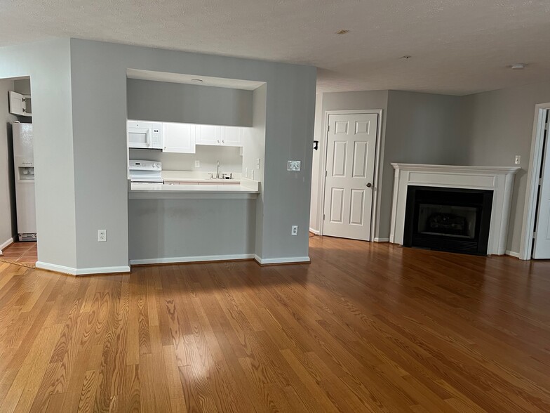 Building Photo - 3704 Excalibur Ct