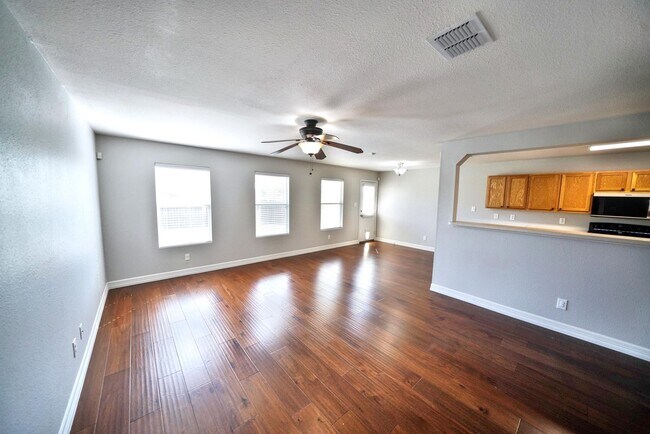 Building Photo - Beautiful home in the desirable Trails of Kensington Ranch, Schertz, TX - Realtor Commission: $500