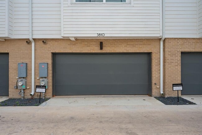 Building Photo - 3810 Berkman Dr