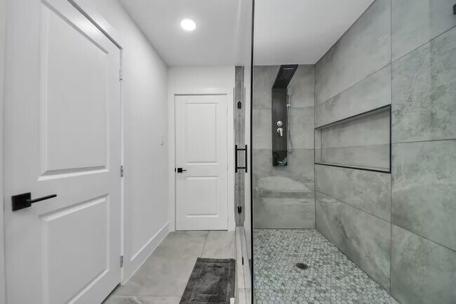 Building Photo - 6747 Peerless St