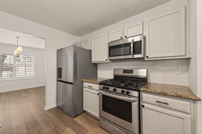 Building Photo - 14227 Cypress Valley Dr