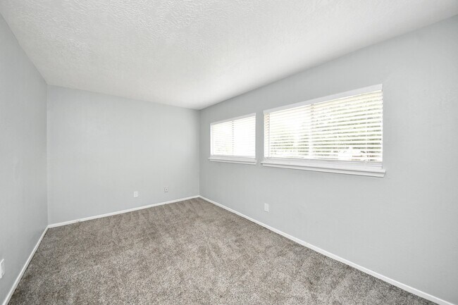 Building Photo - 16618 Lonesome Quail Dr