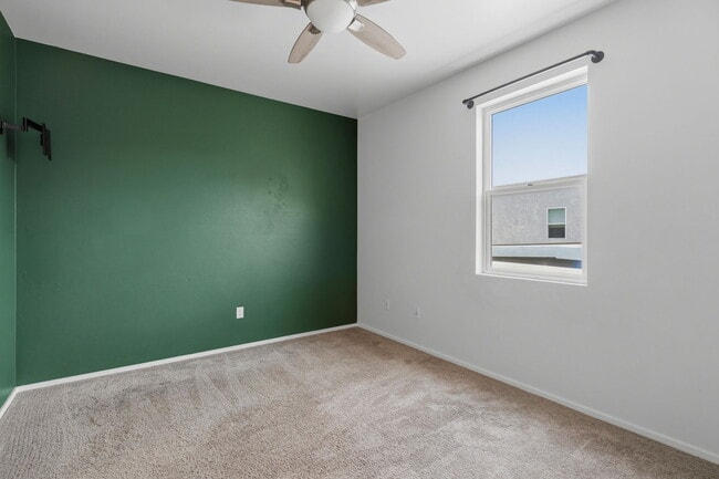 Building Photo - 826 E Millenium Ct