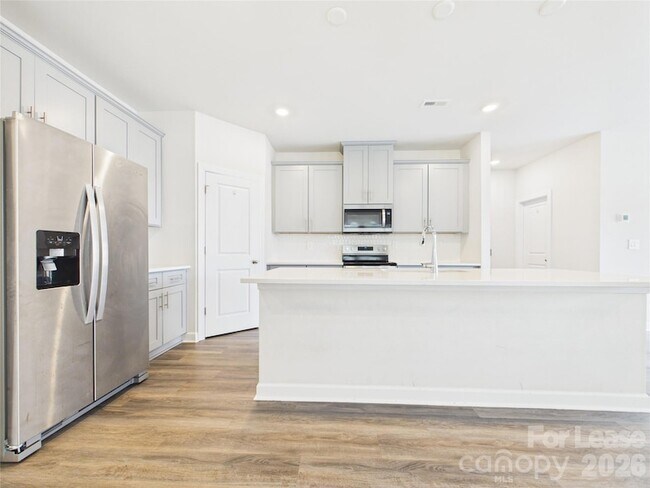 Building Photo - 1768 Braemar Vlg Dr