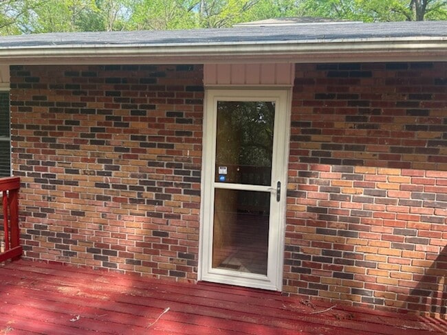 Building Photo - HAP/Section 8 Qualified!