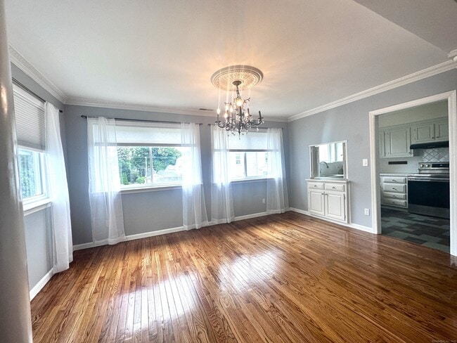 Building Photo - 141 Davis Ave