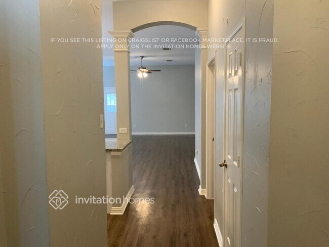 Building Photo - 917 Lake Worth Trl