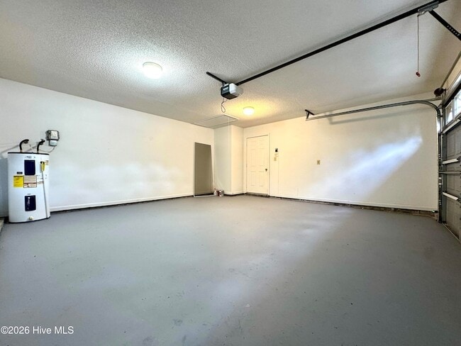 Building Photo - 521 Jimmies Creek Dr