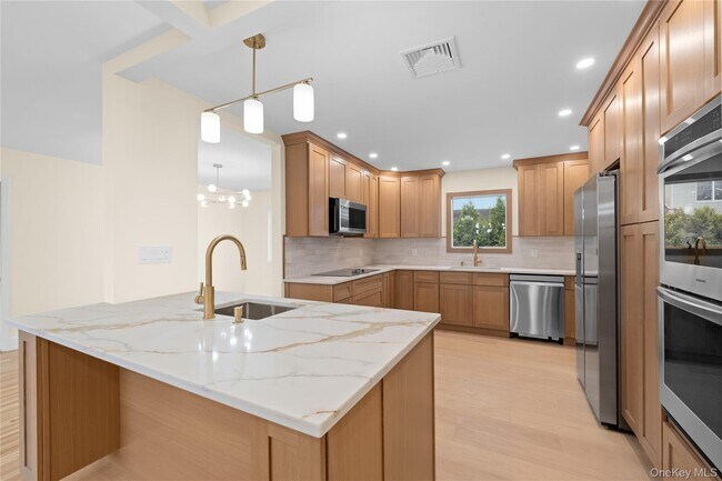 Building Photo - 31 Cail Dr