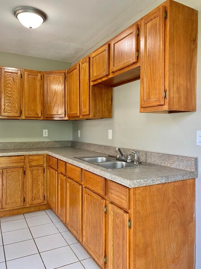 Building Photo - 209 Burch Rd