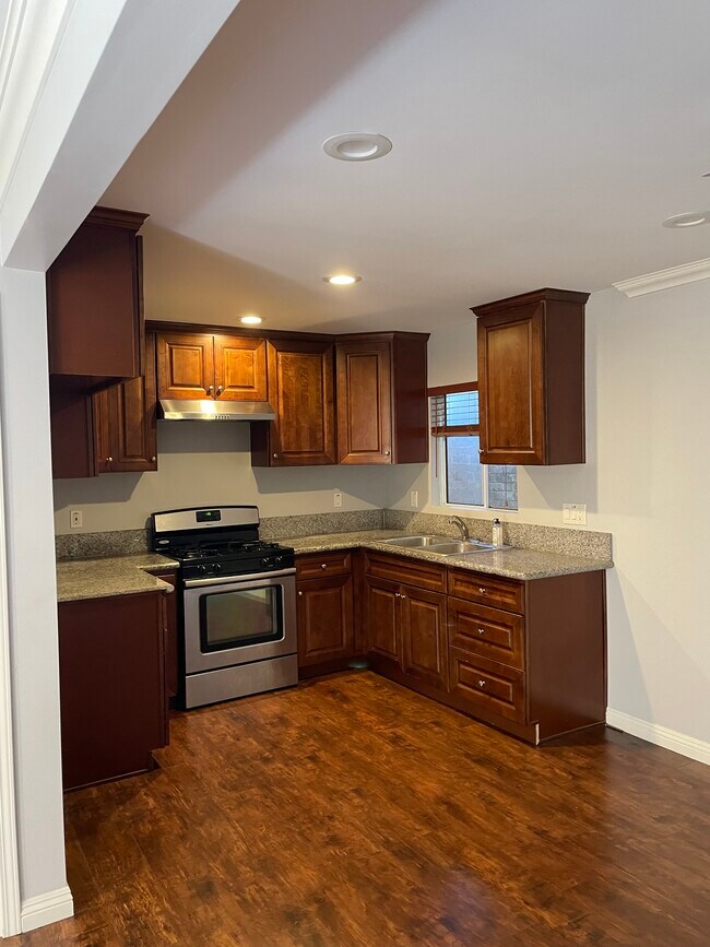 Building Photo - 5331 N Figueroa St